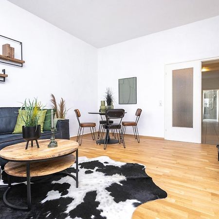 Center Dream Apartment - Netflix كريفيلد المظهر الخارجي الصورة